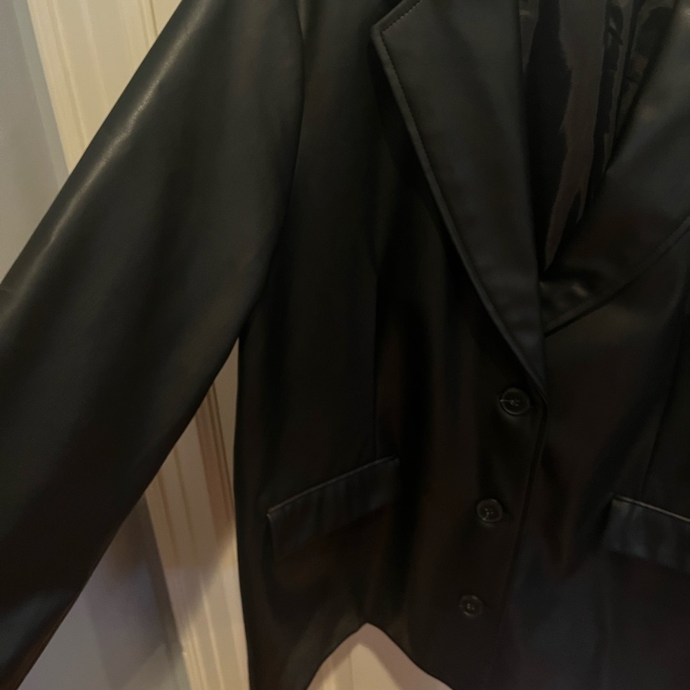 Leather blazer - Picture 3 of 5
